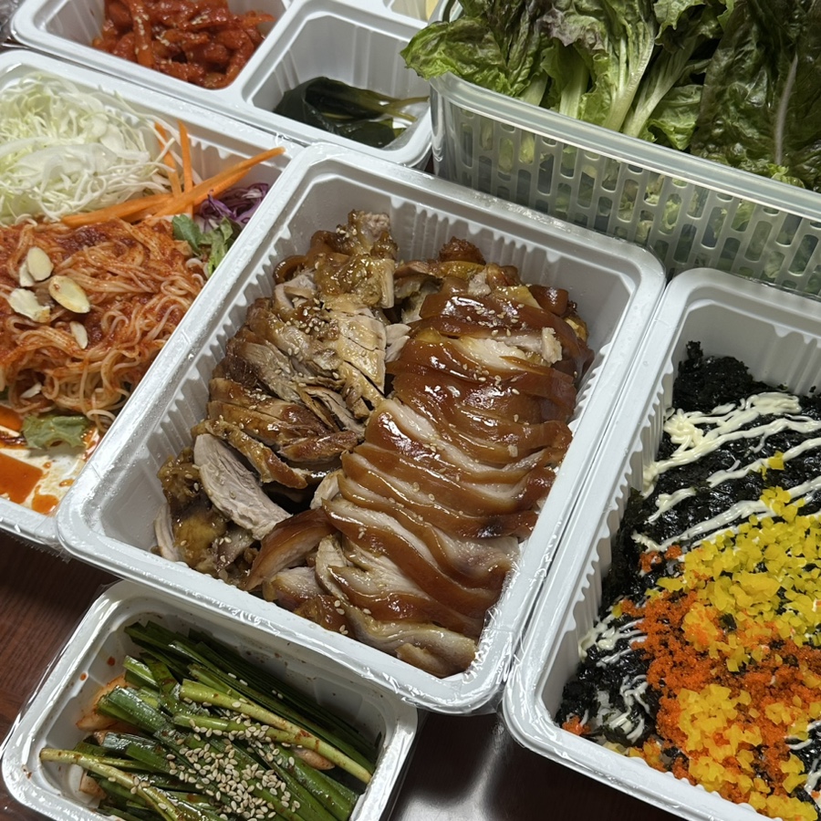 명품하루두번삶는족발 이미지