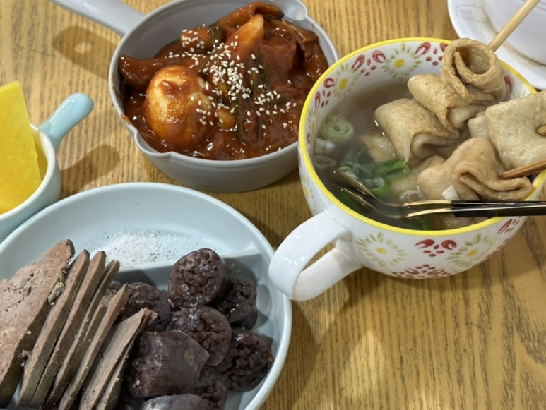 분식집에하숙하는붕어빵 이미지