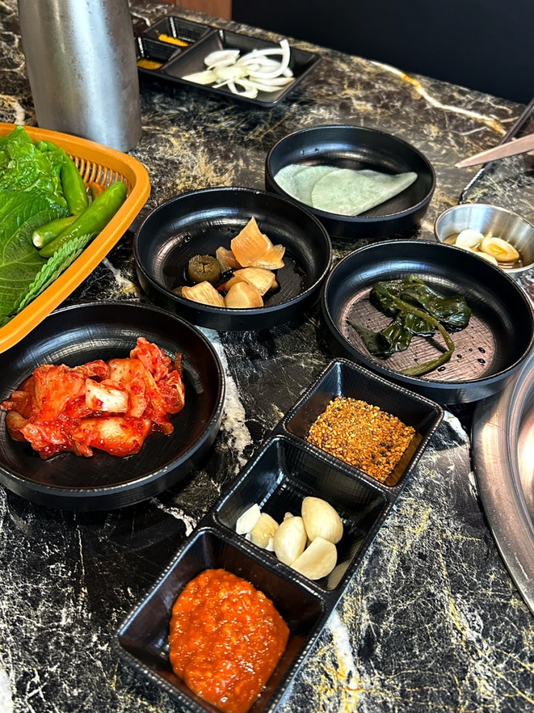 웃는소참숯화로구이 이미지