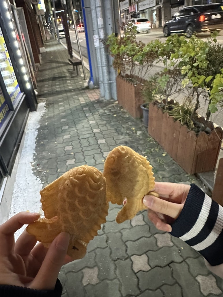 분식집에하숙하는붕어빵 이미지