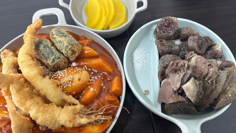 분식집에하숙하는붕어빵 이미지