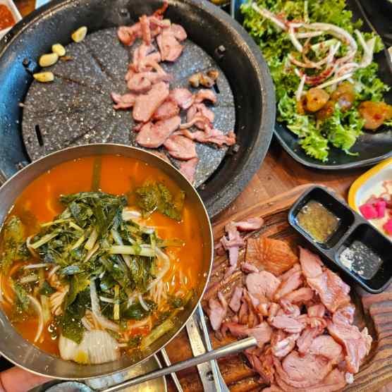 행복한고기한상 이미지