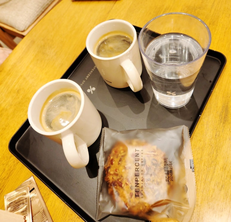 텐퍼센트 커피 죽전역점 이미지
