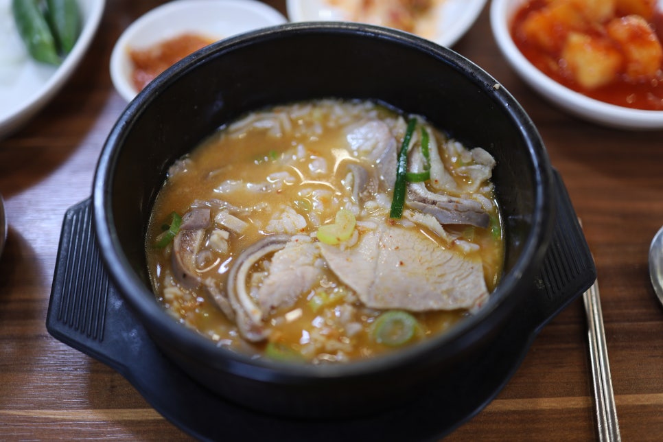 왕돼지국밥 이미지