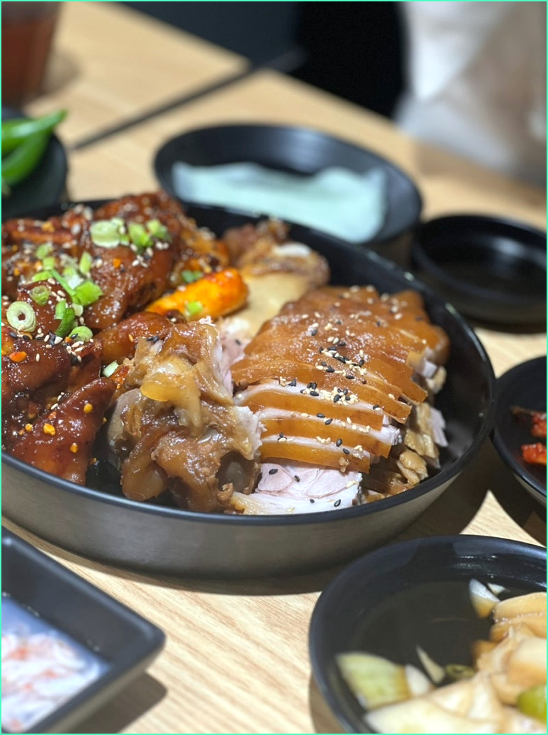 팔사족발 이미지