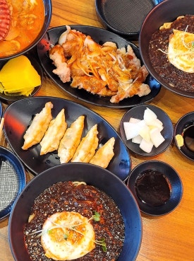 호반반점 이미지