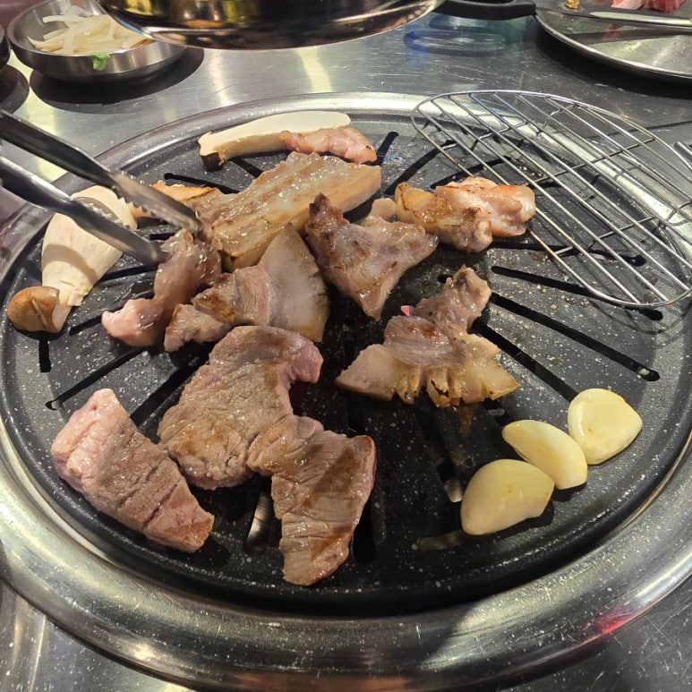 마포꽃돼지 이미지