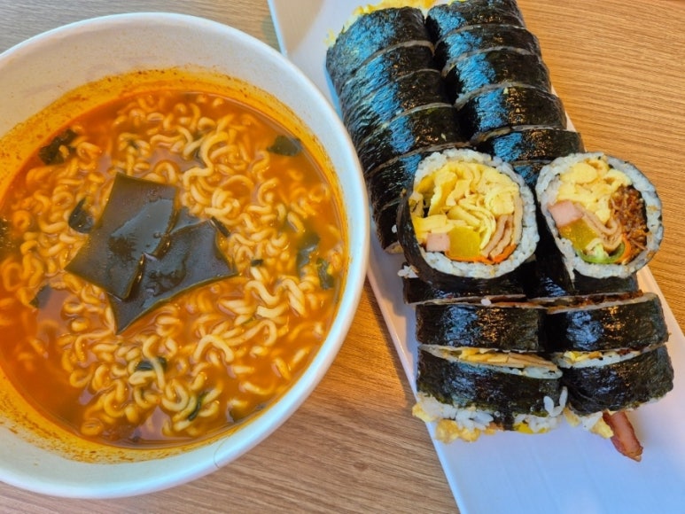 마리에김밥 이미지