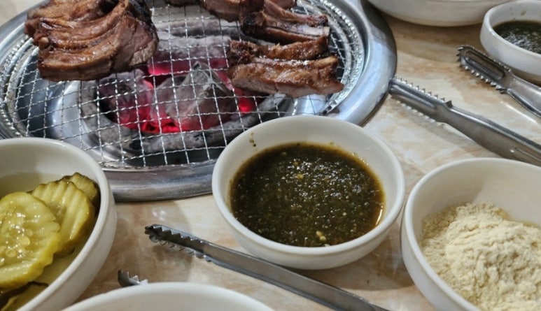 거시기쪽갈비생족발구이 이미지