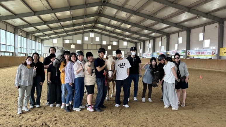 오로라승마장 이미지