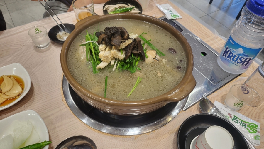 다래골한방옻닭 이미지