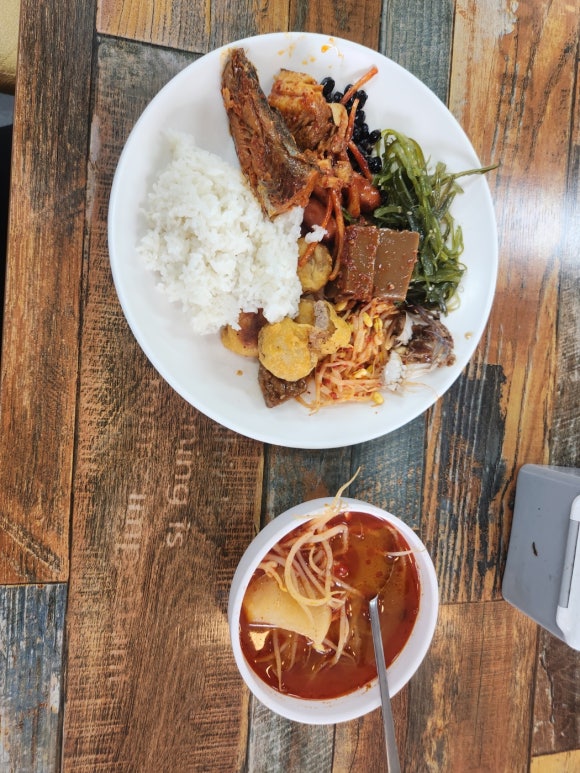 한정식뷔페 밥사랑 계절반찬전문점 이미지
