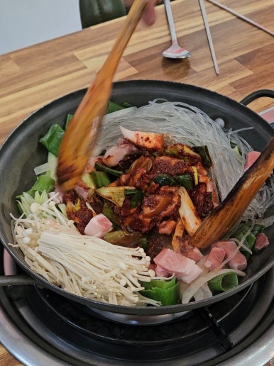 이가네고령촌돼지찌개 이미지