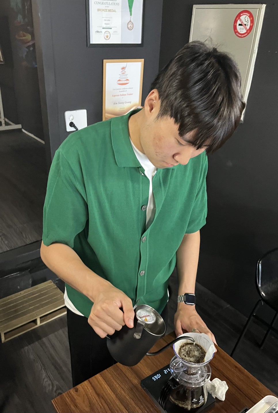 턴커피 에스프레소바 이미지