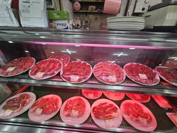 한우돈가정육점식당 이미지