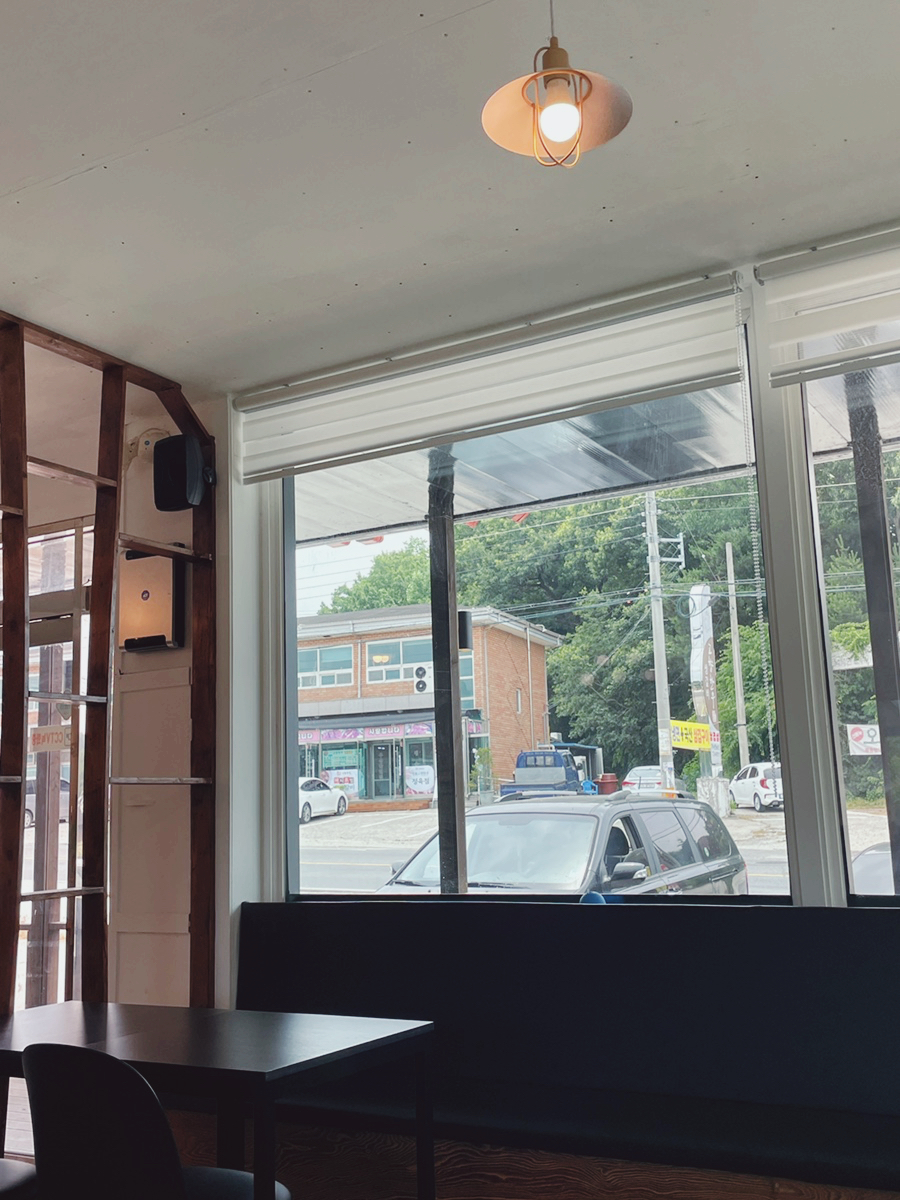 서가로스터리 이미지