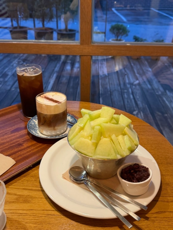 크로와플마침내카페 이미지