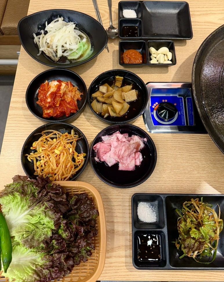 6000냥솥뚜껑생삼겹살 이미지