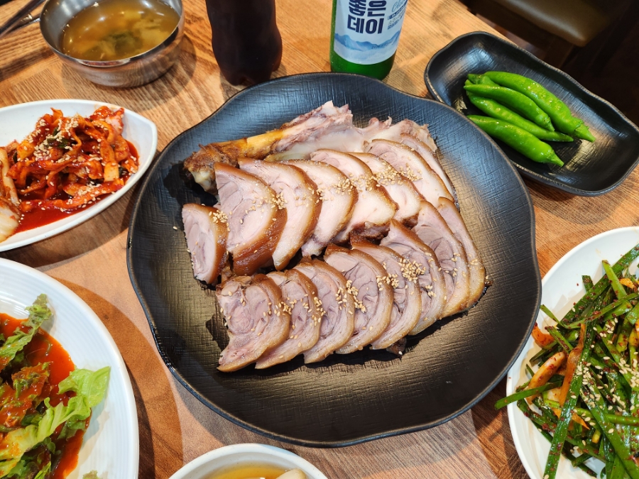 명품화덕족발 이미지
