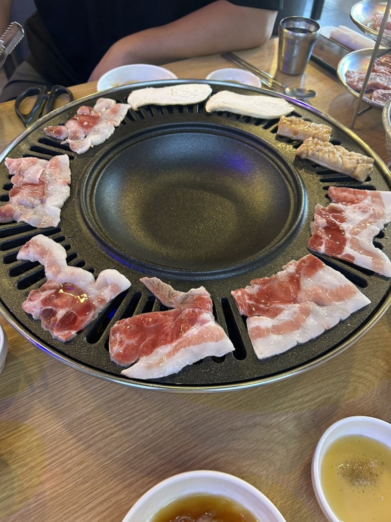 유쾌한뒷고기 이미지