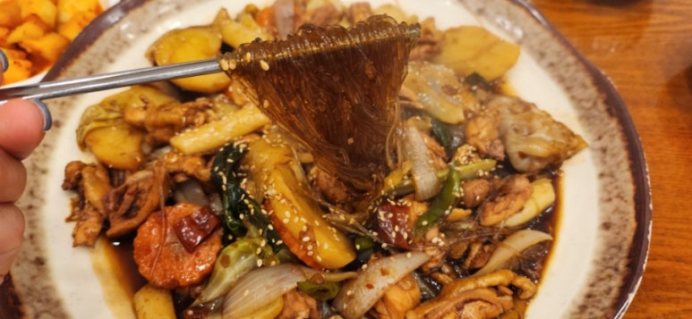 닭올닭찜닭 이미지