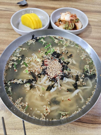 유명손칼국수 이미지