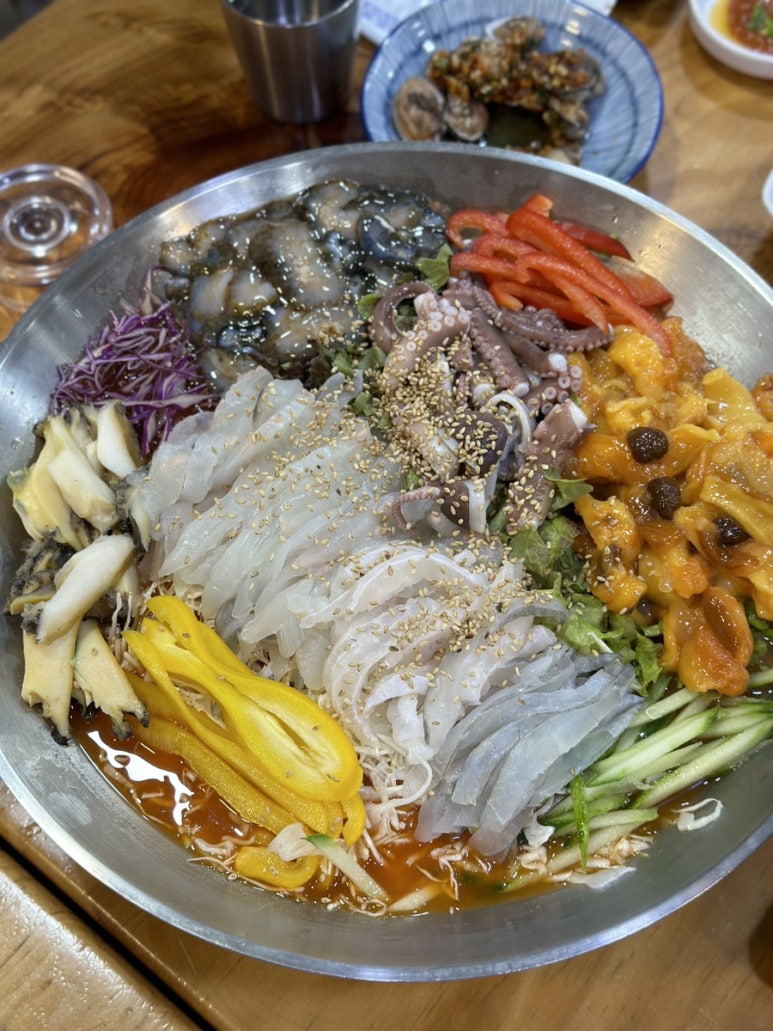 흑산도회식당 이미지