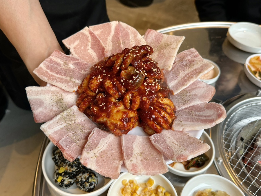 평화 숯불 쭈꾸미 이미지