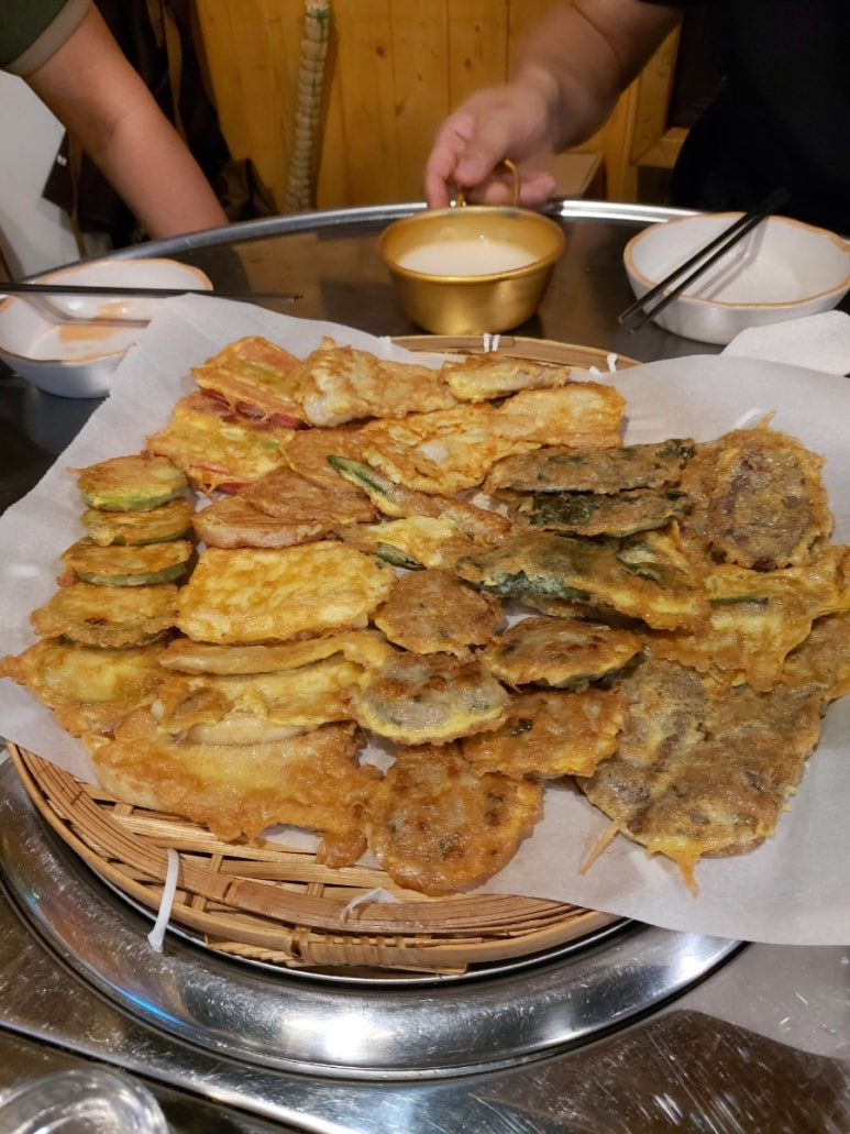 막걸리한잔에빈대떡 이미지