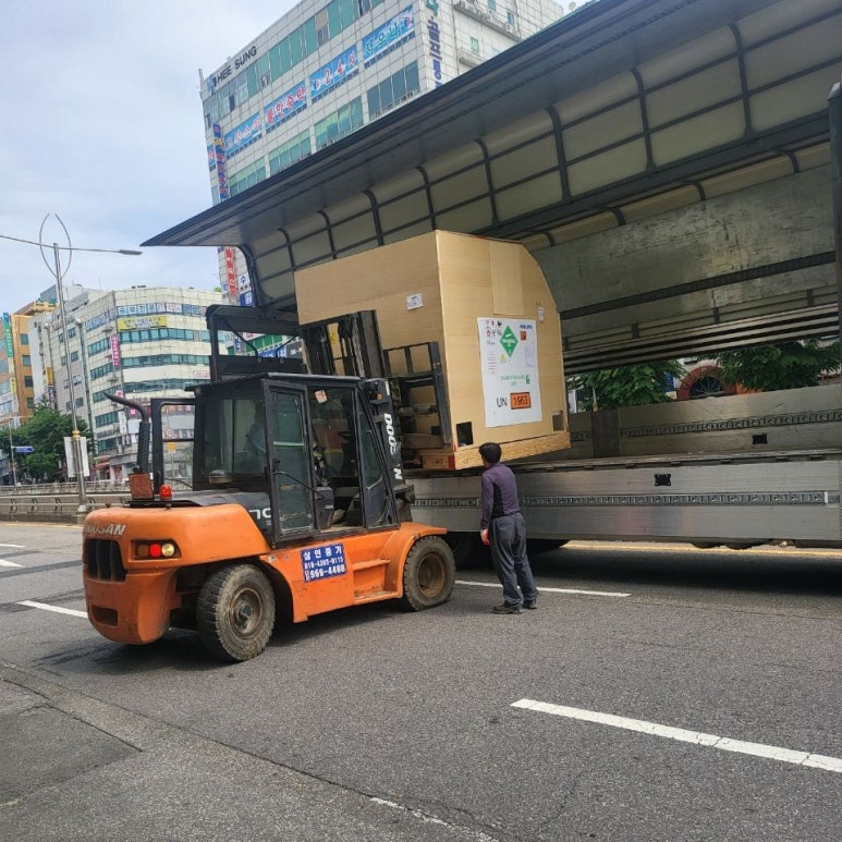 일오삼건설기계 이미지