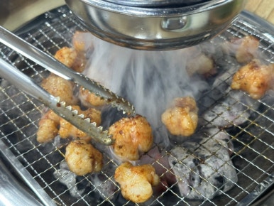 황소숯불꼼장어 이미지