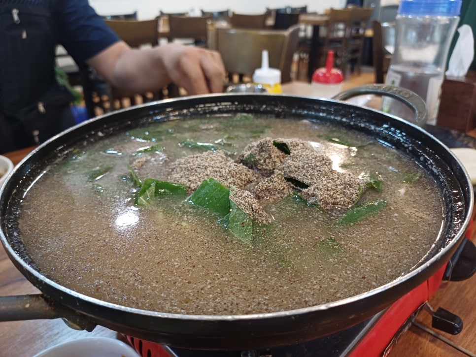 솥뚜껑생생오리 이미지