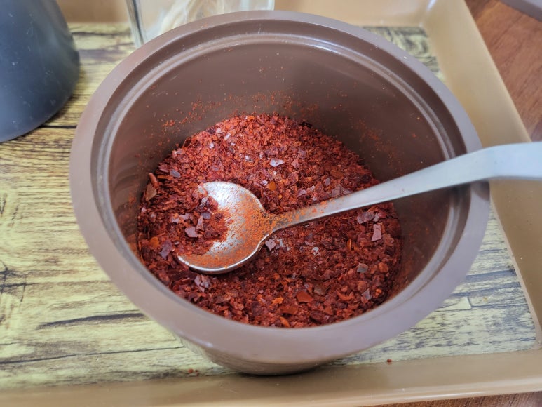 왕언니육칼밥 이미지