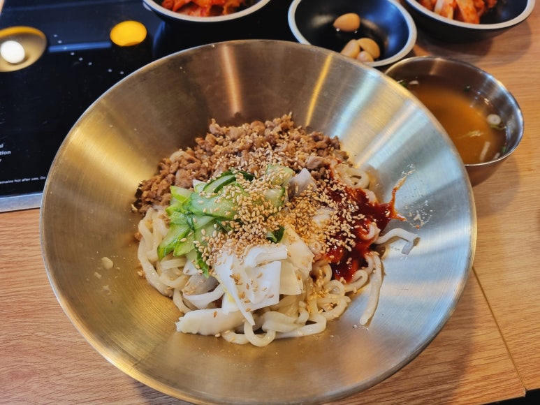 고석환만두전골 이미지