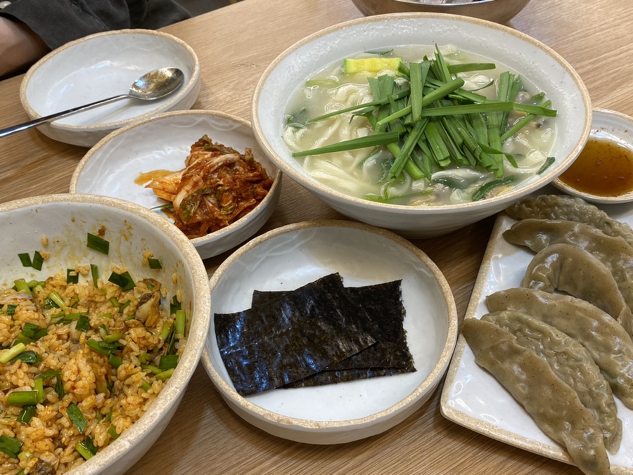 고향엄마손생바지락칼국수신대방 이미지