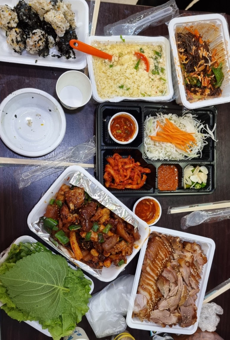 더통큰대학족발 이미지