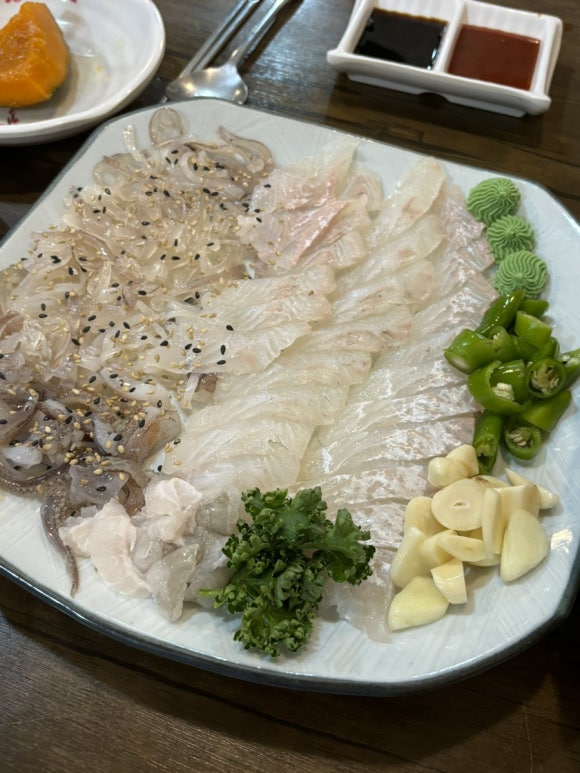 산오징어회와친구들 이미지