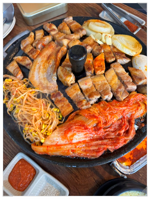 본가솥뚜껑삼겹살 이미지