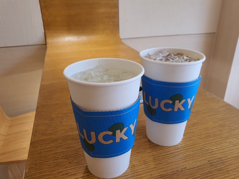 럭키카페 이미지