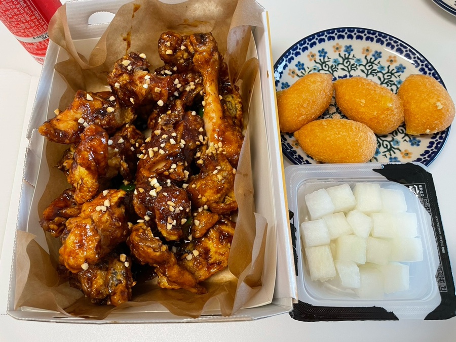 덕양 양념치킨 이미지
