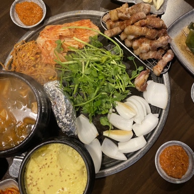 우잡고 돈잡고 이미지