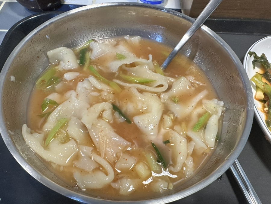 꾸봉수제비 이미지