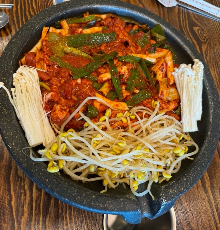 의정부부대찌개&배부른생오리 이미지