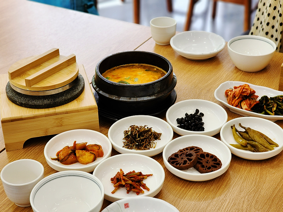 엄마네 돌솥밥 이미지