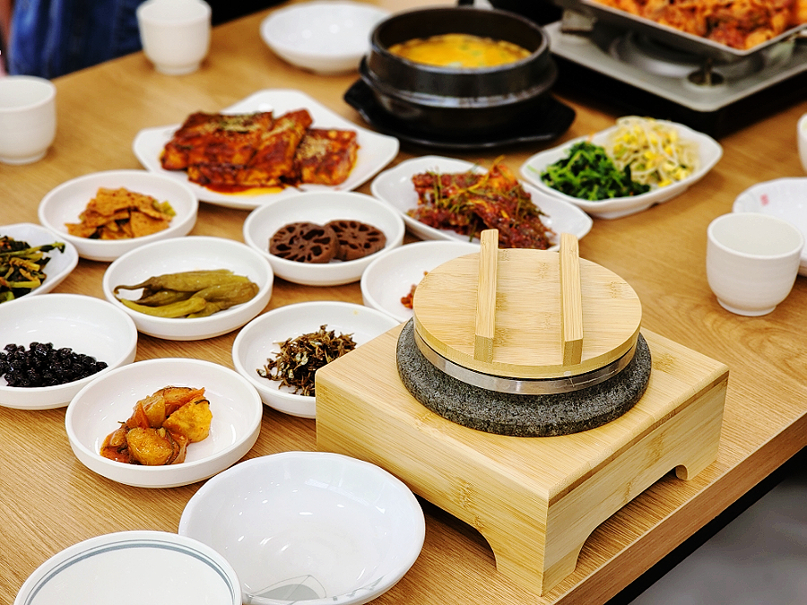 엄마네 돌솥밥 이미지