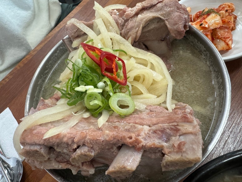 제주접작뼈국 이미지