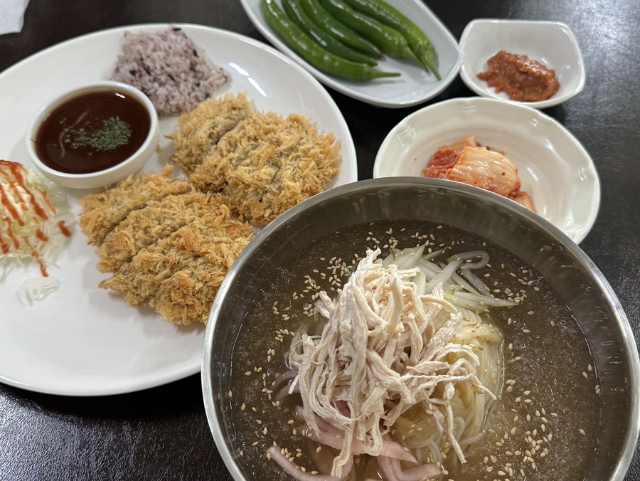 부뚜막초계국수 이미지
