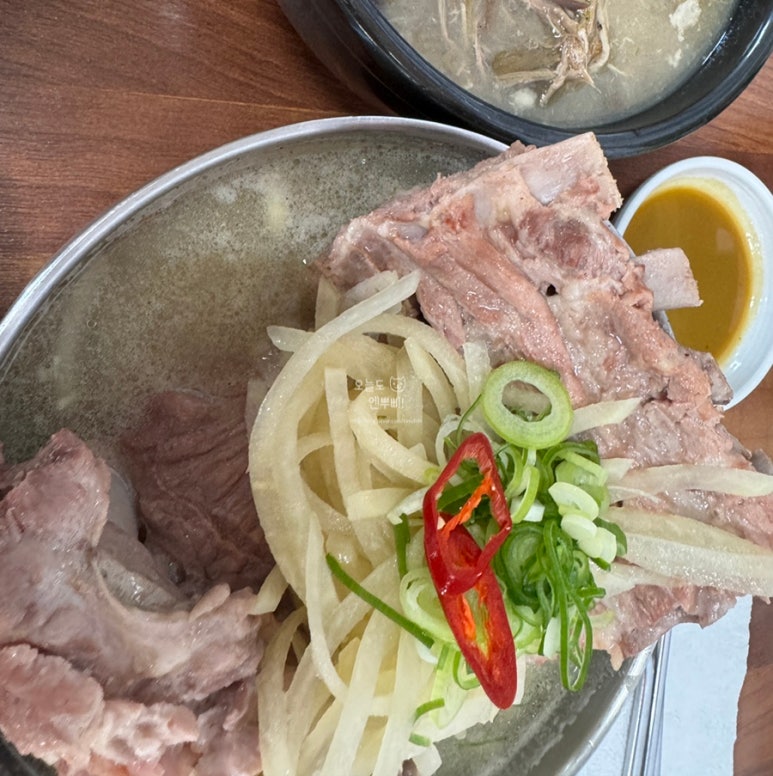 제주접작뼈국 이미지