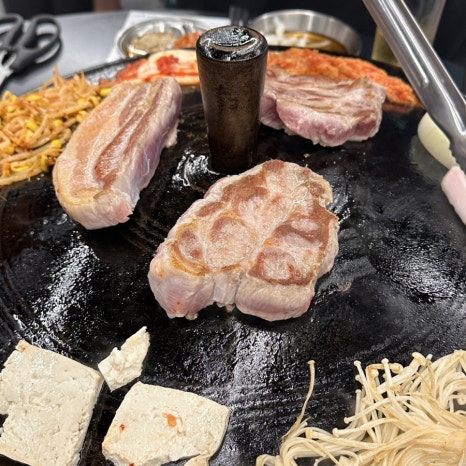 (훈솥삼)솥뚜껑삼겹살 이미지