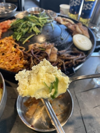 먹고가자 고기집 이미지